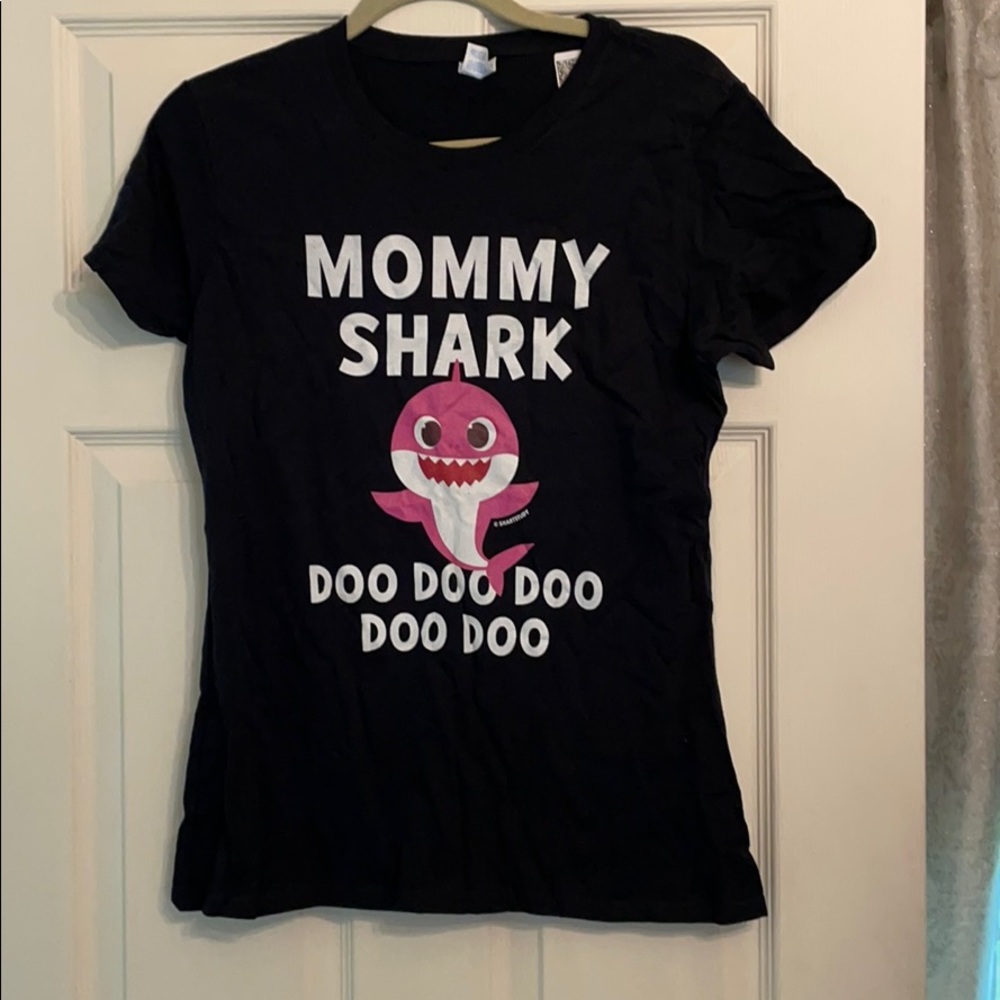 Baby Shark (Mommy Shark) T Shirt